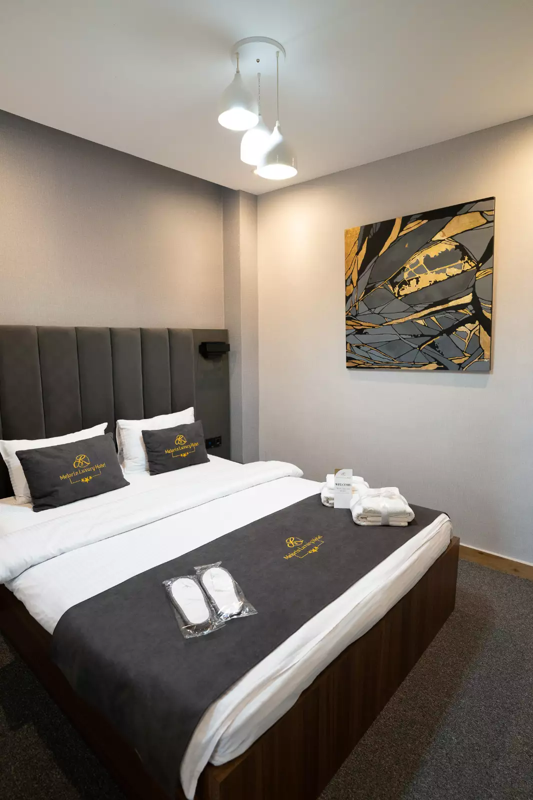 Alibaba https://cdn.alibaba.ir/ostorage/hotel-accommodation-images/6831b53619aa61e2a799b8ec_سه نفره یک خواب خیابان ( اتاق خواب).webp